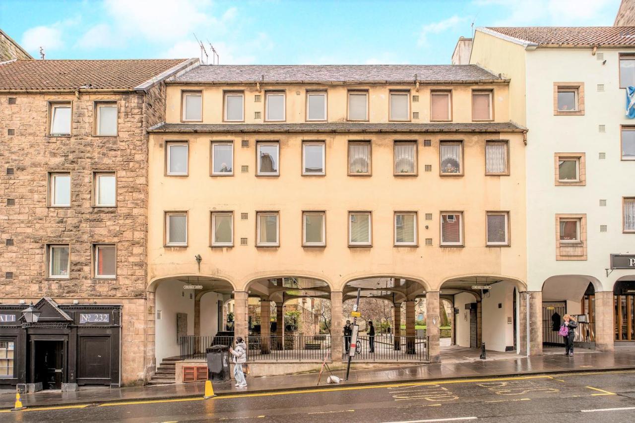 Charming Old Town 2 Bed Apt, 2Mins From Royal Mile 爱丁堡 外观 照片